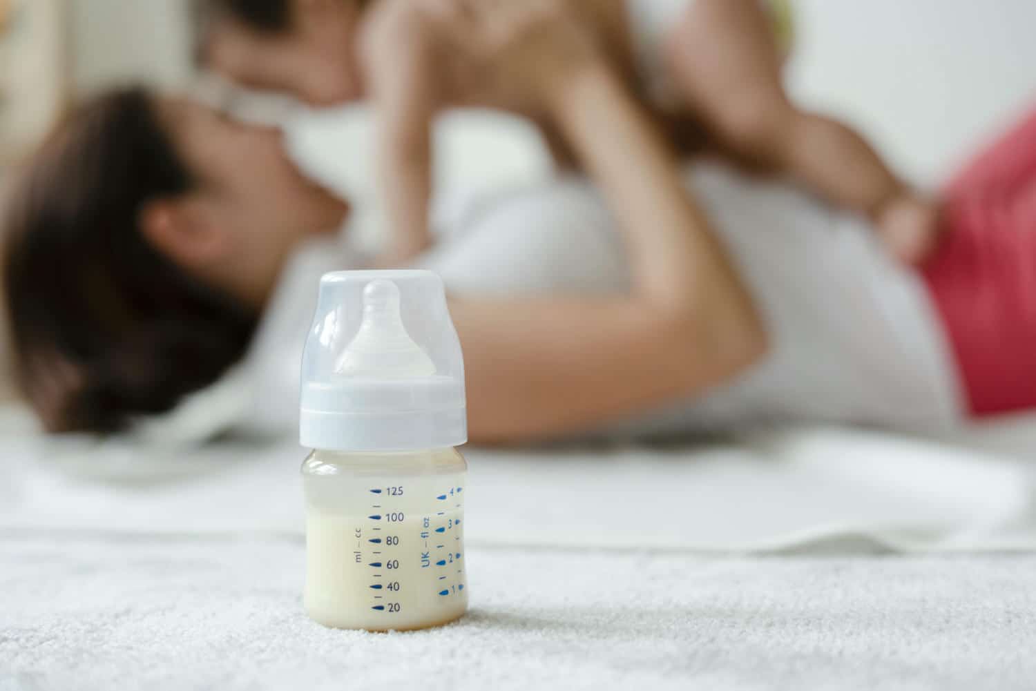 materské mlieko obsahuje určité množstvo laktázy